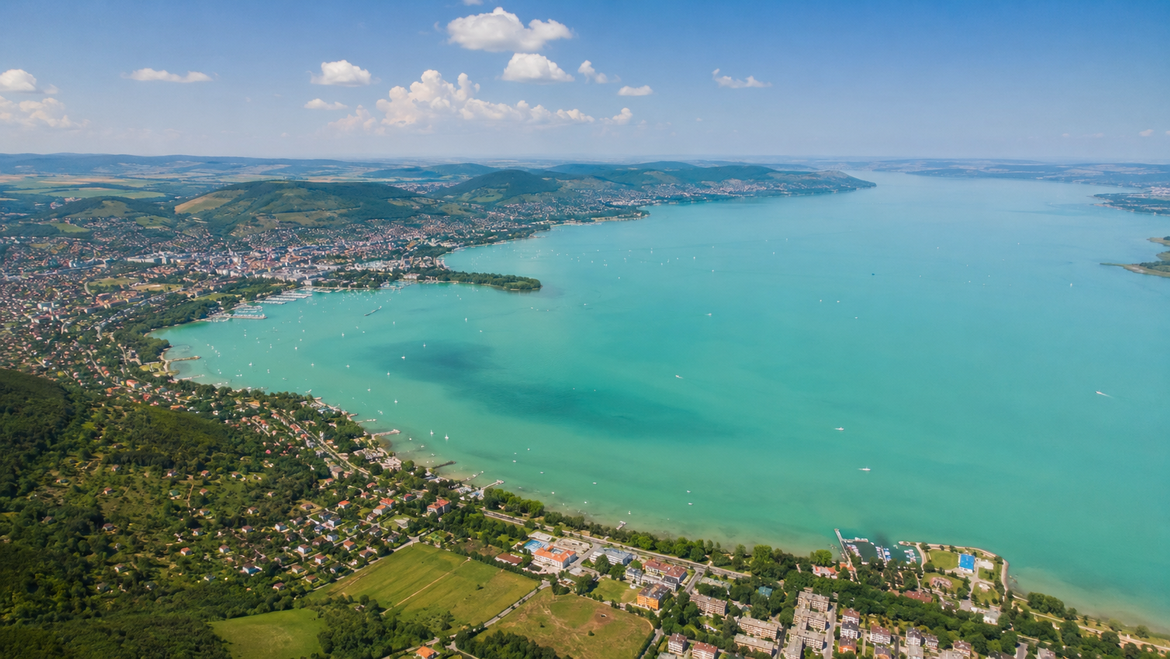 Balaton nyugati részén nyaraló medencével a LuxVil Balatonnál
